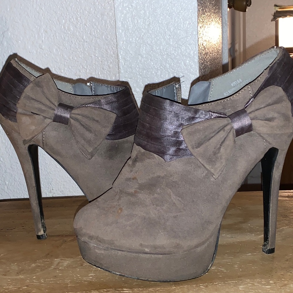 Heels - Picture 7 of 7